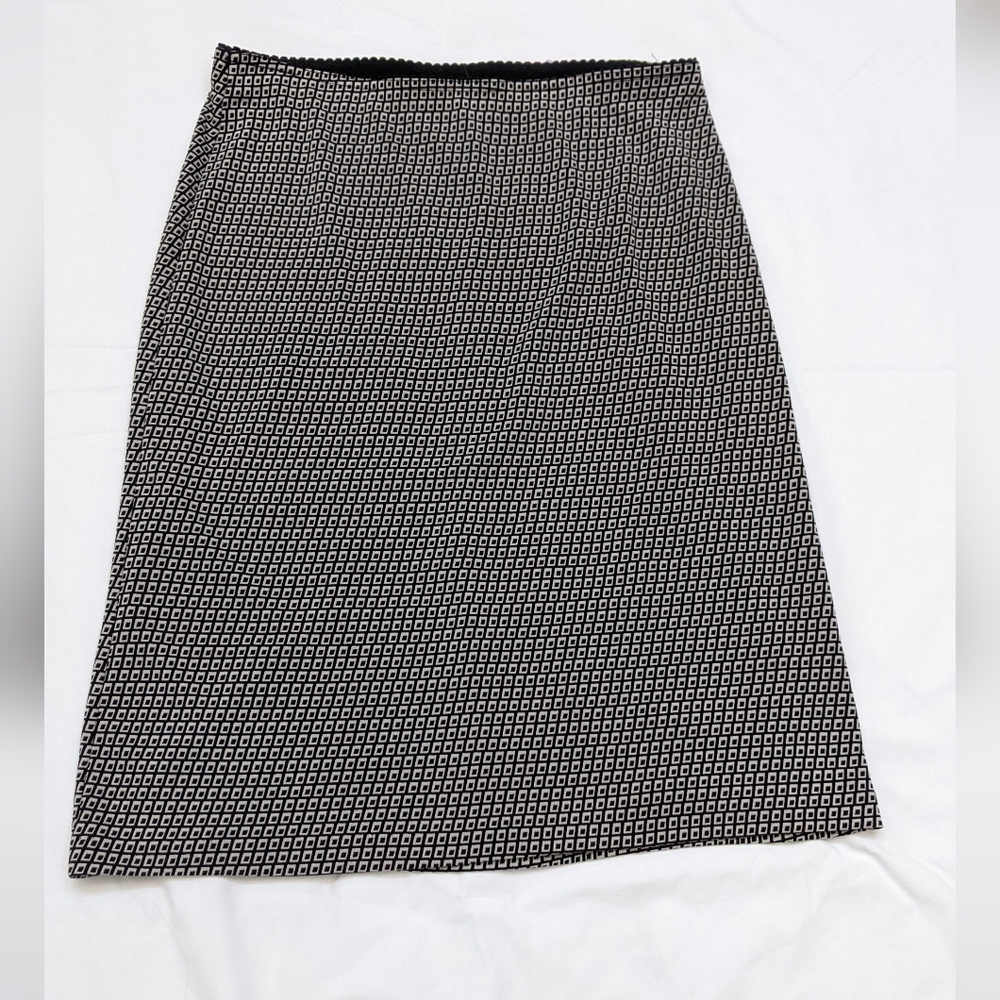 Black and White patterned skirt